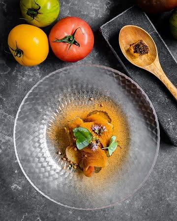 Dorade, tomates, sarrasin 

#PrécédentMenu #gastronomy #gaultetmillaubelgium #woluwe #brussels #byebyesummer