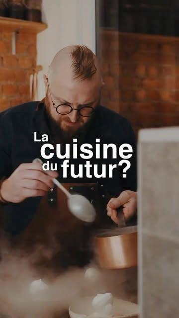 Une table d’exception portée par le chef Cédric Dassonville. Au cœur de Woluwe-Saint-Pierre, il développe une gastronomie d’instinct, façonnée par des techniques ancestrales qu’il remet au centre de son art culinaire.
Sa cuisine, brute et sensible à la fois, révèle le goût vrai des produits. Entre le feu, la patience, le travail du temps et un profond respect du terroir, chaque assiette raconte une histoire authentique, nourrie par la nature et l’artisanat.

Dans l’univers chaleureux de @coquum_restaurant , l’expérience est celle d’une sincérité totale : une cuisine qui puise dans les traditions pour créer des émotions puissantes et intemporelles.

L’épisode complet sera disponible dès demain 18h sur notre chaîne YouTube. Lien en bio. 

Coquum
Rue au Bois 226
1150 Woluwe-Saint-Pierre
Belgique

Réalisation : @thibnizet 
Photos : @thibnizet 
Deuxième caméra : @molly_s_time 
Production / réseaux sociaux : @audreyclooth 
Production : @tnztmedia 
Chef : @dassonville_cedric 
Restaurant : @coquum_restaurant