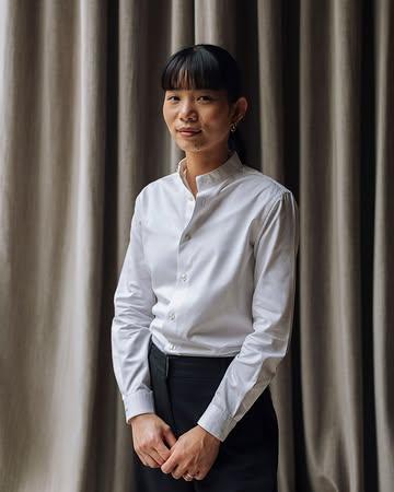 Rencontre avec Matilda.

Matilda a construit son parcours au fil de belles maisons, entre service et management, avec une solide expérience et une vraie exigence du métier.

Ce qu’on aime chez elle : son énergie, son humour, et cette sensibilité rare pour tout ce qui se boit  vin, accords, détails.  C’est aussi elle qui imagine et crée nos boissons sans alcool, avec la même précision et la même intention qu’un accord au verre.

Enthousiaste, curieuse, avec une vraie soif d’apprendre, Matilda a ce sens du détail qu’on remarque tout de suite et surtout, cette capacité à se remettre en question pour progresser.

Nous sommes très heureux.ses de l’avoir avec nous ✨

~

Meet Matilda

Matilda has built her career through a series of outstanding establishments, between service and management, with solid experience and a true commitment to the craft.

What we love about her: her energy, her humour, and that rare sensitivity for everything drink-related — wine, pairings, details.  She is also the one who imagines and creates our non-alcoholic drinks, with the same precision and intention as a by-the-glass pairing.

Enthusiastic, curious, with a real thirst for learning, Matilda has a sense of detail you notice right away and above all, that ability to question herself in order to improve.

We’re truly delighted to have her with us ✨

📷 : @maurine.toussaint