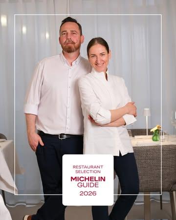 Ce lundi, on était invités à la cérémonie du Guide Michelin à Anvers. 🥳
Au milieu de la salle on ressent mieux l’émotion, comme un hommage pour notre beau métier, celui qu’Antoine et moi adorons depuis bientôt 15 ans ! ♥️ 

📕Merci au Guide Rouge pour ces 5 ans consécutifs de confiance accordée à Fleur de Sel ! Nous sommes heureux et honorés de faire briller notre ville dans une liste aussi prestigieuse. 🙏🙏

Un grand bravo à tous les établissements qui décrochent leur première étoile, quelle fierté ⭐️ 

Merci à vous, nos clients, notre plus belle récompense et notre motivation pour aller de l’avant 💛

Ensemble, on continue l’aventure. Avec le cœur, la sincérité et toujours plus de gourmandise. 🔥 

👩🏻‍🍳 👨🏻‍🍳

@michelinguide 

#michelinrestaurant #fleurdeselcomines #belgianrestaurant #ladychef #gastronomy 

📸 @heikkiverdurme @sublimeurs