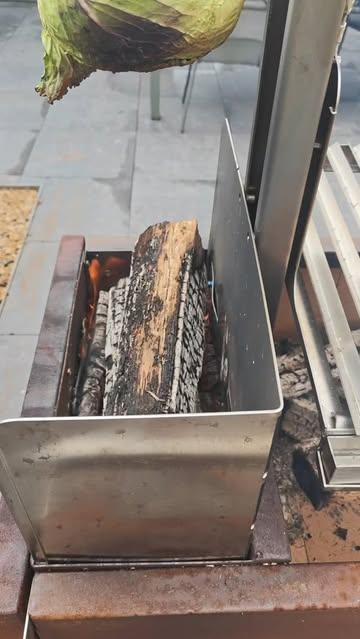 On vous reçoit ce dimanche dès 18h et lundi 12h30 chez @viveur.liege !