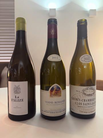 @la__falize 🇧🇪 never disappoints…solid, consistent…at the level of a very decent white Burgundy 
@domaine.mugneret.gibourg Vosne 2014 was sadly past its peak…a bit tired but still very much a pleasure to drink…we probably should have opened it a few years sooner
@esmoninsylvie 2011 Clos Saint Jacques was divine…a great bottle with plenty of potential…