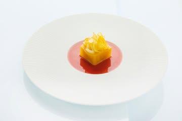 Winter at its most refined 💛

Salt-baked yellow beet paired with a silky mousseline of curry, passion fruit & cedrat !
.
#beetroot #vrijmoed #michelinguide #gaultmillau #bestvegetablesrestaurants