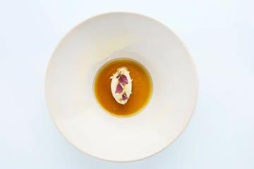 A menu always begins with a refreshing creation  where flavors and textures come together in perfect harmony to awaken every sense 💫 
 “Mustard & miso ice cream, crispy and braised Belgian endive, green apple, red shiso & kombu vinaigrette“ 
.
#endive #vrijmoed #gent #michelinguide #gaultmillau #bestvegetablesrestaurants