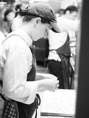Meet Mary (Mariaelisabetta) 🇮🇹 
The driving force behind the exquisite pasta creations at Vrijmoed! 
With passion, precision, and a touch of Italian soul she brings our dishes to life ❤️

#teamworkmakesthedreamwork #vrijmoed #gent