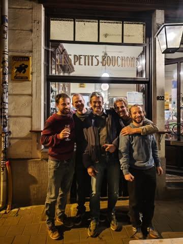 La fine équipe 2025
Merci d'avoir donné le meilleur de vous même pour cette belle  moisson de légumes!