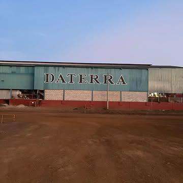 Retour au Brésil pour cette journée formidable passée à la Fazenda Daterra. Un accueil sur mesure pour nous présenter les plantations, l'usine de traitement à la pointe, mais surtout les défis pour la production future de specialty coffee. Une entreprise ou l'humain et le développement durable sont au cœur des enjeux de demain. 
Merci @daterracoffee @gabrielagrelli @pambaldessini 💚