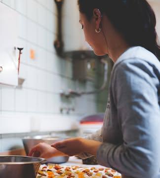 Vanaf volgende week starten we weer met ons lentemenu 🐣

Denk aan focaccia, ciabatta, hot cross buns, paasbrood, olfijbrood en worteltaart 😮😮😮... Wij zijn er helemaal klaar voor. 

Dat wil ook zeggen dat het deze week de laatste desem chocoladebroden en Mechelse Vloerkes zijn. Deze zien we terug in de herfst. 

#lentemenu #broodbroeders #2800love #ophetmenu #zuurdesem #webshop