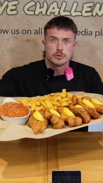 3KG fish and chips challenge😱🐟 Gratis al het lukt... anders £50 betalen😱😮‍💨|publiciteit Eigen pickles mee van @campsfood 🤤 Fun fact: pickles kunnen effectief de vertering helpen 😱#food #foodchallenges #eatingcompetition #freetzak #eten