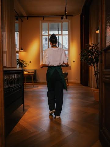 The light when everything is dark…
Meet Jasmina.

#neonrestaurant 
#team