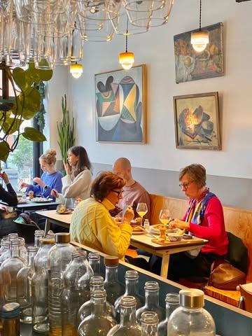 ✅ De Lunch loopt tot 14u30, je kan dus ook wat later en rustiger komen genieten van een gezellig stan-moment op de middag 👍

Tot zo?! ❤️