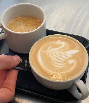 ☀️ Goeiemorgen!
⏰ Bar Stan is elke weekdag open vanaf 8u ‘s ochtends.
❤️ Heerlijk samen, gezellig de dag aanvatten…

Tot zo ✌️