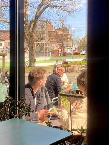 Gezapig lunchen in de lentezon?

📍BAR STAN 

👋🏼 tot zo 

❤️🌿☀️