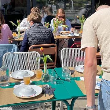 🤗 BUITENKANSJE!
🍇 voor de laatste BRUNCH voor onze zomersluit (nu zondag 5 juli) zijn last minute heel wat tafeltjes vrijgekomen voor shift 2 (en enkele voor shift 1). 

💻 Reserveren via de website www.barstan.be
☀️ Geniet van een heerlijke zomerse brunch om de vakantie in te zetten!

Tot zondag! ❤️