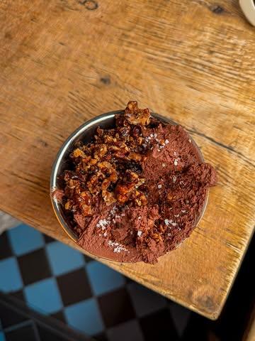 Recent discoveries & favorites around Brussels 💛
1. Incredible chocolate mousse from @le.dillens 
2. Lil Bouche coffee by @bouche.coffee 
3. Best américain in town by @sauciss.es (with the delicious bread from Brood)
4. Speaking of breakfast, @nikolas_koulepis recently openened @zymiboulangerie on rue du page, all about bread, focaccia’s and sandwiches. Don’t miss it 🫶🏻
5. Latest favorite ice cream shop on place du jeu de balle @coudboul_bxl 🍨 
6. Sabih plate from @fava.brussels . I still dream of it
7. The morel mushroom risotto from @da.mimmo by @chef.verstrepen.louis . The balance between the mushrooms, the coffee flavor and the cheese, it was perfect !
8. The chicken jalapeño sandwich from @solti.bxl 
9. Cavelli, chickpeas and gambero rosso from @cipiacebar 🦐 Trully incredible !
10. «  The one that got away » cocktail from the new cocktail menu of @underthestairs.brussels 
11. The new menu from @seven.brussels 🫶🏻 particularly the harvest taco bowl & the curry crispy rice 
12. Egg mayo and grey shrimp from @bouillonbruxelles 
13. « Patron reposado, osmanthus flower, butter vinegar » by @bar.ran.brugge @ranvanongevalle at @brusselsbarshow 
14. Brittany blue lobster and lemony potato raviolo, rich bisque by @chef_ugofederico during the 4 hands dinner between @racines_bruxelles and @da.mimmo 
15. Beef dumplings from @munch.be with spicy and sour vinegar 🥢