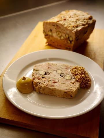 Terrine du moment 🏠 servie 7/7, midi & soir.