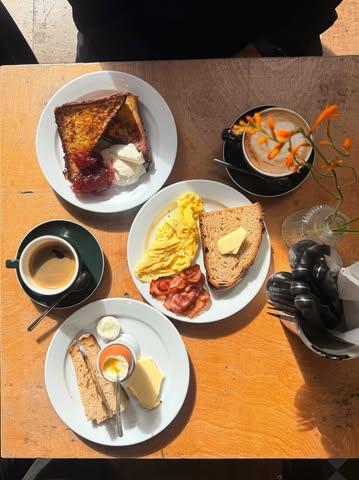 Petit déjeuner sucré-salé 🍓🌞🥚7/7
Même l’été !
📷 @esionihc
