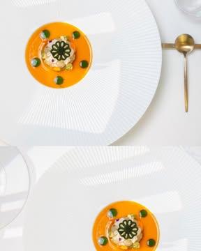 Rivière sauvage
Brochet | Écrevisse | Argousier | Noisette

Une harmonie de saveurs qui vous transporte au cœur de nos rivières et forêts… 🌿
Alors, vous aimez la présentation de cette entrée gastronomique ? ❤️

👨🏻‍🍳 @jimmyboniface 
📍 L'Ecrin de Mirwart - Restaurant gastronomique
🏰 @chateaudemirwart 

 #lecrindemirwart #restaurantgastronomique #ardennestourisme #gastronomie #chateaudemirwart