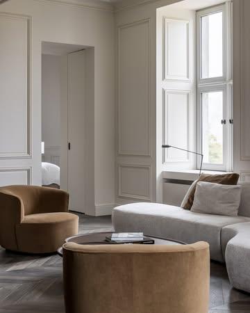 Lumière douce, moulures élégantes et matières chaleureuses…

Un cocon contemporain aux accents d’automne, pensé pour ralentir et savourer l’instant. 🤎

Et si le temps s’arrêtait, juste pour vous ? 🍂
La Suite Automne vous attend.

🔗 Lien de notre site web en bio

🏰 @chateaudemirwart 
📷 @verilinbelgium & @cafeine 

 #chateaudemirwart #hotelrestaurant #hotelroom #chateau #boutiquehotel