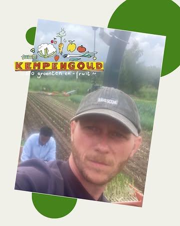 Nog meer bio tijdens deze bioweek! Dit is boer Gijs van Kempengoud, al sinds het prille begin een van onze trouwe leveranciers. 

Kempengoud vind je in het Spurrieveld, waar Gijs en zijn collega’s met liefde, zonder chemische middelen en vooral veel respect voor de natuur heel wat groenten en fruit telen.

Als je nog voor 10 juni om 20u een of meer producten van o.a. Kempengoud bestelt, krijg je 5 extra stempels op je klantenkaart deze week! Lees meer over Kempengoud op en bestel via www.coopsaam.be.