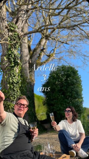 A r d e l l e |  3 ans 

Merci, Rochefort, 
de nous avoir fait une place dans votre 🤍
Merci, Dendermonde, 
om ons te volgen, waar we ook gaan 🤍
 merci🍴dank je wel🍴vielen dank🍴grazie🍴thank you🍴obrigada🍴tak 

✨ Merci à tous d’avoir partagé avec nous ces 3 belles années d’Ardelle et d’innombrables souvenirs

🥂 À très bientôt pour de nouvelles aventures gustatives! 

🫶🏻 Virginie & Martijn 

#ardellerochefort #3ans #merci #foodlovers #voyageculinaire #restaurantrochefort #internationalguests