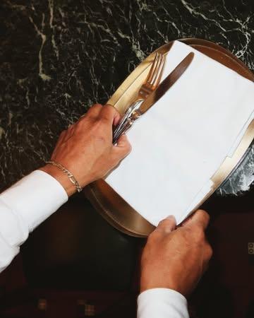 Research looks a lot like dinner.
.
.
.
.
.
.
Photography @ambervanbossel 
Creative direction @lespetitespestes 
Setdressing @studio.stories