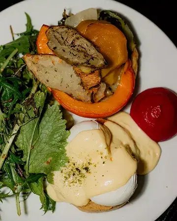 EGGS FRANCINE - all farm to table, no shortcuts by local suppliers! 🌱 #frankbrussels