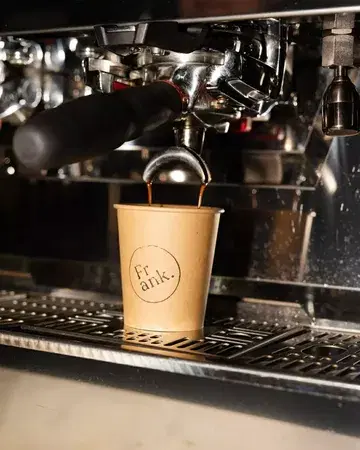 Get your damn 🖤 good coffee kick at FRANK! #frankbrussels