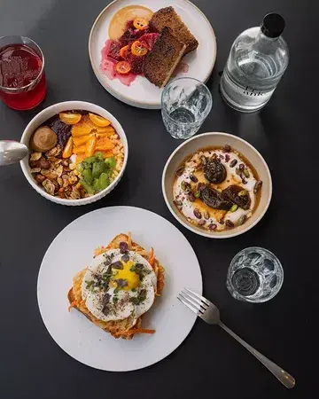 LITTLE BITES - To share, for the small appetite or everything in between. 

Veggie forward, at FRANK! 🌱