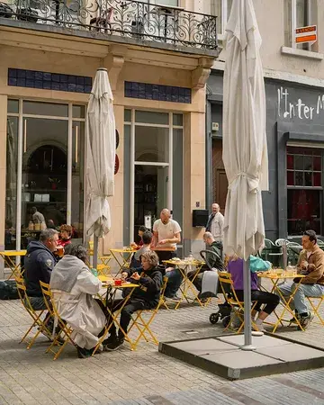 Sunny days are calling ☀️ Our terraces are ready, and so is your brunch.

And yes, we're open on Monday. Extra brunch day? We’ll take it. 🔥