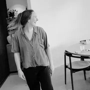 Petrichor, bij Seth en Joke.

Gedreven door een passie voor koken en gastvrijheid ontvangen we jullie steeds met open armen in & aan onze keuken. We nemen jullie mee in een verrassend tasting menu vol wilde en minder gekende smaken. 

Kom mee genieten van een (h)eerlijke avond!

📸 @biestbeeld

#gent #restaurant #lokaal #duurzaam #diner