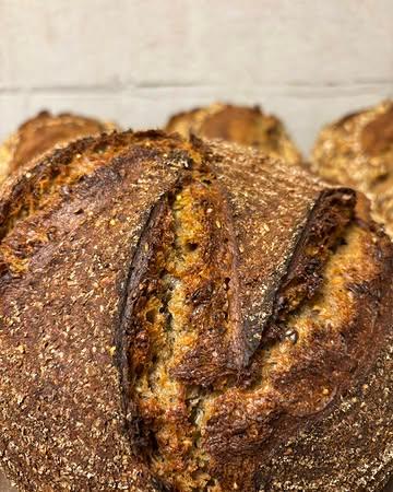 Even een check up ..we hadden 3 broden voorzien woensdag en vrijdag , blijkbaar is het 3de brood niet zichtbaar geweest , nu wel 

Ons Molenaarsbrood , 2 soorten oude tarwe en einkorn …

Bestellen kan nog via www.hetbroodverhaal.be

Nu zaterdag laatste zaterdag open en dan 2 zaterdagen gesloten !!