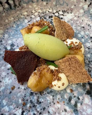 Nouveau dessert autour des pommes du jardin et du sarrasin.
Réservation: 
lodesource.reservation.barestho.com