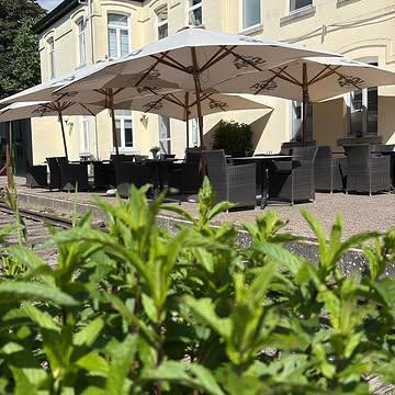 La terrasse est prête à vous accueillir. ☀️😎

lodesource.reservation.barestho.com