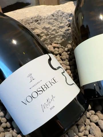 Ontdek onze 2024 Signature Selection, 6 nieuwe wijnen in één exclusieve box. 

📦 In de box:
✨ 6 nieuwe wijnen 2024
✨ Nieuwe smaken & terroirexpressie
✨ Origineel cadeau of tasting ervaring

📩 Bestel via DM of mail info@voosbeke.be

#Voosbeke #SignatureSelection2024 #BelgischeWijn #WijndomeinVoosbeke #OntdekWijn #WijnBox #WineLovers