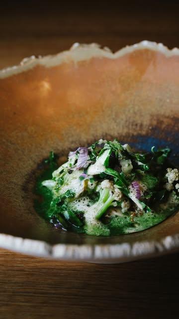 Busy 🐝🐝

moving creating cooking briefing fixing brainstorming launching serving cutting discussing printing eating reworking finding meaning .

Looking back at a proper week of reopening . 

New season new horizons.

Don’t forget to book your table in advance if you don’t want to miss your occasion to eat at our table during veganuary. 

We do have amazing options for dry January . 

So .. go ! 

————-

🌱 Entropy Restaurant, 100% plant-based
🍀 Young Chef of the Year 2025 – Brussels
⭐️⭐️⭐️⭐️⭐️ #74  Best Vegetables Restaurants in the world
🌱 Discovery of the Year 2023 & Sustainability Culinary Innovator 2024
📝 14.5/20 Gault & Millau
🍀 Top 5 Sustainable Restaurants in Belgium– 360 Eat Guide
👉 4.8/5 Google reviews
🙋‍♀️ All diets welcome (gluten-free, lactose-free, vegan)
📍 Place Saint-Géry 22, 1000 Brussels
⏰ Wednesday to Saturday evenings
🌐 Book online – entropyrestaurant.be
🎁 Gift cards available online
🙋‍♀️ Private bookings available
 
#EntropyRestaurant #vegetarianrestaurant #plantbased sustainablefood