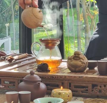 De schoonheid van thee …

Drie dagen telkens 2 sessies in museum Mayer van den Bergh te Antwerpen. Zaterdag 22 en 29 maart en Vrijdag 25 april. 
Bestel tijdig jouw tickets!
🍃¡Welkom!🍃
#thee #tea #ceremonie 
https://museummayervandenbergh.be/nl/afscheid/bijzondere-belevenissen/theeceremonie