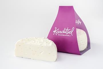 Het is geen toeval dat onze Virginie vaak wordt gebruikt in gerechten. Met haar romige textuur en pure smaak past dit verse geitenkaasje van ± 140g perfect in zowel warme als koude bereidingen. #karditsel