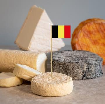 🇧🇪 Wat smaakt er nu beter bij de nationale feestdag dan een heerlijk stuk biologische geitenkaas van eigen bodem? Geniet van jullie vrije dag 🧀 ##belgië