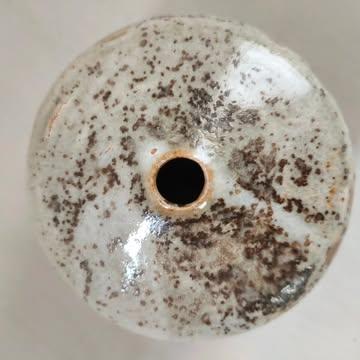 Thank you for all your visits and orders on the webshop since yesterday evening's opening. 
The wood fired collection is finding its audience and I am so grateful for it.
They are two chawans, three soliflores and a few whisk holders still available. 
These unique pieces are so dear to my heart and I know that they will land in the right hands. 🙏🏻
.
The regular online shop has also reopened with new works and seeing you combining pieces from both wood and electric fired collections makes me really glad too. There is no hierarchy in firing methods, but a different time and energy involved. 
.
Note: due to national strikes tomorrow and on Wednesday, parcels will ship next Monday.
Thank you for your understanding. 
.
{FR}
"Ne rien prévoir, sinon l'imprévisible,
ne rien attendre, sinon l'inattendu." Christian Bobin
.
Merci à tous pour le chaleureux accueil que vous avez fait depuis hier aux pièces cuites au bois!
Deux chawans, quelques porte-fouets et soliflores de cette collection sont encore disponibles. 
Les pièces des collections habituelles sont également à nouveau en ligne, merci pour vos mix & matchs!
Il n'y a pas de hiérarchie entre les modes de cuisson, mais une énergie et une empreinte distinctes, c'est tout. 
. 
Le site restera accessible jusqu'aux fêtes, je ne participe pas à des marchés ou expos cette saison, mais je vous ouvre les portes de l'atelier, sur rendez-vous. 
.
Les 1ers envois se feront lundi prochain en raison de grèves des services postaux demain et mercredi. 
.
Doux lundi à vous!