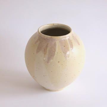 To photograph off white vases in December in Belgium is quite a challenge. 
The white background turns lilac probably due to the decoration with birch wood ash glaze. 
I enjoy throwing vases, they remind me of people, each with their own silhouette. 
.
But the lack of light aside, tell me, which shape and glaze do you prefer between these two?
.
These will be available at the studio as of tomorrow, they are not online (yet) but you can dm me if you're interested. 🌿
.
{FR}
La lumière de décembre et mes piètres qualités de photographe ne rendent pas justice aux textures et aux couleurs. Il faudra venir les voir en personne!
.
J'ai tourné beaucoup de formes rondes et je me suis amusée avec les émaux de cendre végétale.
Vous préférez laquelle de ces deux silhouettes? Dites-moi en commentaire 💭💬
.
Vases disponibles dès demain à l'atelier pour la vente d'hiver. Pas (encore) en ligne mais vous pouvez toujours m'écrire en privé si vous voulez des infos. 
.
.
.
#wheelthrownpottery #artisanmade #artsandcrafts #ikebanaart #flowerarrangement #ashglazes #woodashglaze