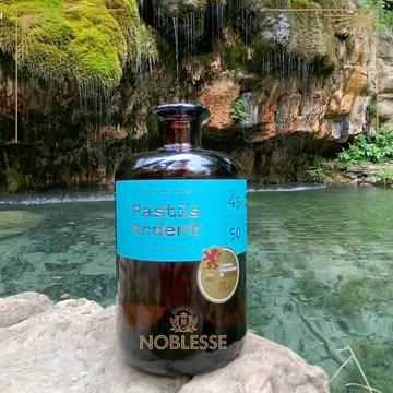Tout le monde aime la
💦 FRAICHEUR 💦
Notre Pastis belge aussi 

Invitez
Partagez
Offrez vous un voyage gustatif 

Et pour vous munir du breuvage, c’est par ici 
📍http://noblesse1882.be/ou-nous-trouver/
😎 Invitez, partagez, goûtez &
Le Pastis Ardent
Intense par Nature
#Noblesse, 
#LoeuvreDuTemps #PastisArdent #MadeInWallonie #Liege #ProduitWallon #alcoolBelge #drinkstagram🍸