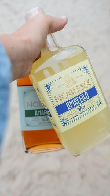 Donderdagavond kwam Patrick langs in onze bar met proevertjes van de limoncello en amaretto van @noblesse.spirits 🍋🍋

De proevertjes vielen bij velen in de smaak. Honger naar nog een glaasje? 🙃