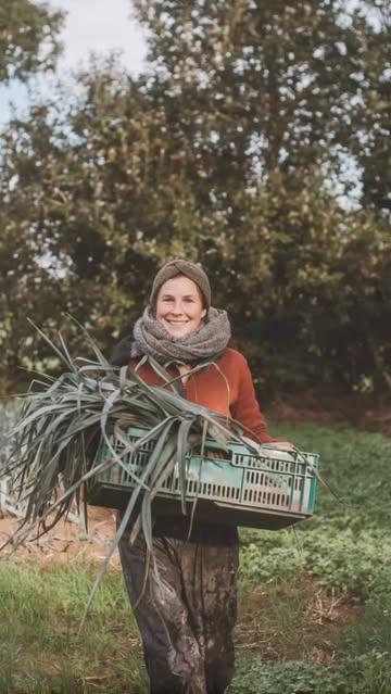 Maak het je tijdens de feestdagen zo makkelijk of moeilijk als je zelf wil, als de basis goed zit, wordt het sowieso heerlijk! 🌲😋 

Een goeie basis, begint voor ons met goeie producten. Goed voor jou, goed voor de natuur en goed voor de boer die ervan leeft. 

Fijne feesten! 

📷 @tinicleemput