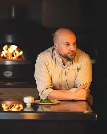 Shooting pour un magazine Culinaires au restaurant Toma.

Créer des images qui donnent envie — pas simplement “belles”.

Vous souhaitez des visuels qui mettent réellement en valeur votre projet ? → Contact en DM.

#photographeculinaire #foodphotography #restaurantphotography #photographepro #creationvisuelle 
#liege #liegefood #restaurantliege #belgique #horeca 
#brandingvisuel #contenuinstagram #marketingrestaurant #imagebranding