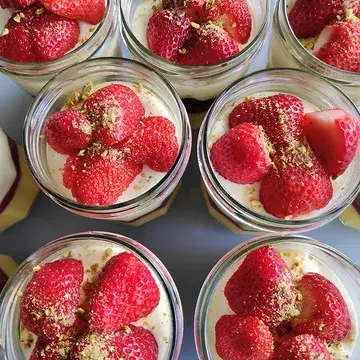 ✨'Walk&Taste' ✨
.
Food, sfeer en inspiratie.
.
🇧🇪Onze 'Walk&Taste' formules laten je genieten van gesaffraneerde bites, dranken, creatieve culinaire ideeën en een gezellige open setting waar beleven centraal staat.
.
🇨🇵 Découvrez nos créations raffinées au safran, plongez dans notre univers culinaire et laissez-vous inspirer dans une ambiance chaleureuse et conviviale, où saveurs et expérience se rencontrent.
.
Info op www.belgischesaffraan.be bij 'activiteiten' 
.
✨🍹✨🍹✨