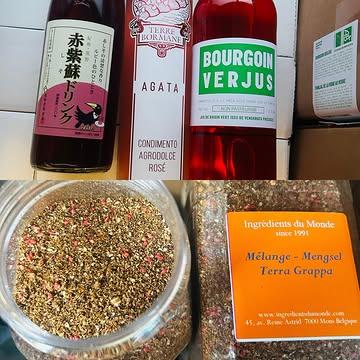 #ingredientsdumonde #since1991 #spiceblends #terragrappa #redverjus 

  Après la « Grande Cérémonie » il est temps de ce remettre au travail avec notre nouveau Mélange Terra Grappa réalisé à base de graines de raisins séchés et broyés, une innovation dont on vous parle dans quelques jours… mais aussi de différents poivres aux notes de fruits rouges et de fabuleuses épices … Un mélange que vous pouvez accompagner de notre nouveau Verjus Rouge de Cabernet Sauvignon de @bourgoincognac , ou du jus de Shiso rouge et betterave japonais, ou encore de l’étonnant condiment de balsamique rosé de @terrebormane 🔥🔥🔥
Enjoy …

 « L’Avenir, il ne s’agit pas de le prévenir, mais de le rendre possible »
 Antoine de Saint- Exupery