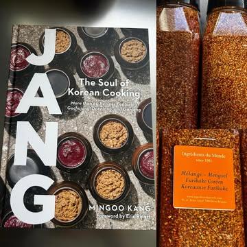 #ingredientsdumonde #koreancooking #koreanfurikake #mingookang #jeanpierregabriel 

  Extrêmement honoré d’être entré en contact avec le Grand Chef Coréen Mingoo Kang @mingleseoul par l’intermédiaire de notre Grand Ami en commun @jeanpierregabriel.cc pour en apprendre plus sur la culture et la cuisine coréenne, on espère vous parler d’une prochaine collaboration dans les prochains mois … 

  En attendant, nous avons revu notre Mélange Furikake Maison pour Jan Tournier de @restaurant_cuchara , pour le dépouiller de ses feuilles de nori Kizami et le rendre un peu plus coréen avec du piment Gochugaru, piment français, différents sésames japonais et italien, car oui la Sicile produit un très bon sésame Sentinelle Slowfood méconnue.

  Et profitez pour découvrir et en apprendre plus sur la Cuisine Coréenne avec « Jang » le merveilleux livre réalisé par @mingleseoul 
 🙏🙏🙏

 « Furikake Coréen »