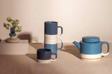 ⚡️Last chance to shop these beautiful blue teapots and cups! They’re making way for fresh new KINTA colors, so the final pieces are now available at 20% off. 
Don’t miss out 🩵💙

Mistteas.com (free shipping above €50)
Or in our cosy shop 🤗