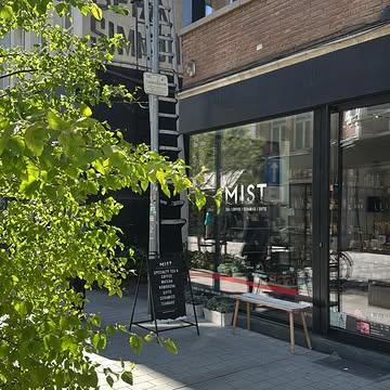 Love to see you in store ☀️💛

MIST openingsuren deze week:
Di-zat 10u-17u30 (m.u.v. Vrijdag 1 mei Feestdag - gesloten)
Zondag is het Koopzondag in Mechelen 🎉
Open van 13u-17u

Liefs, team MIST 🫶
